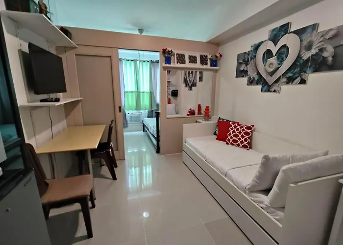 Hotel Lornas Place Manila